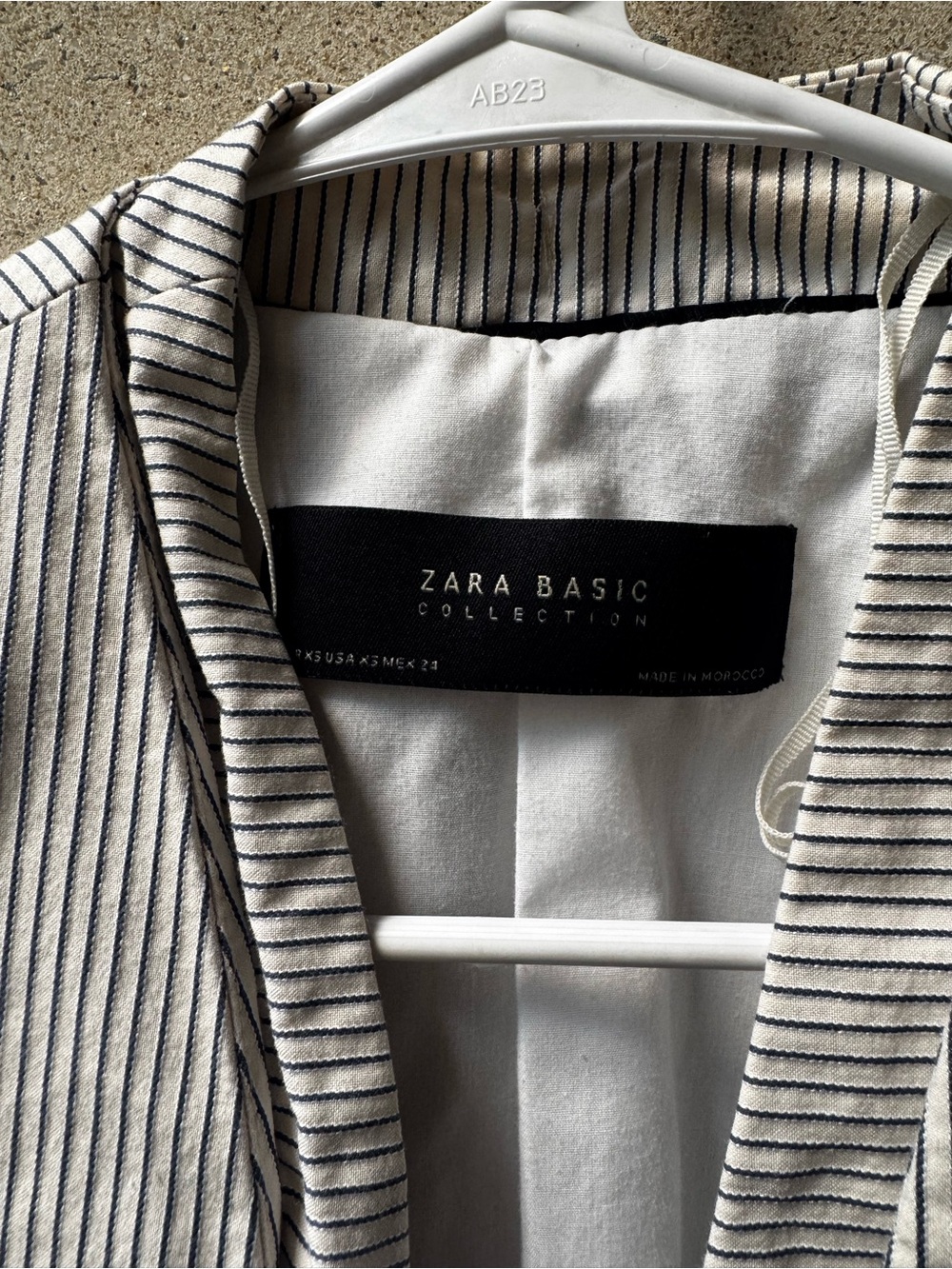 Zara White & Black Striped Cropped Blazer Jacket - Picture 3 of 3
